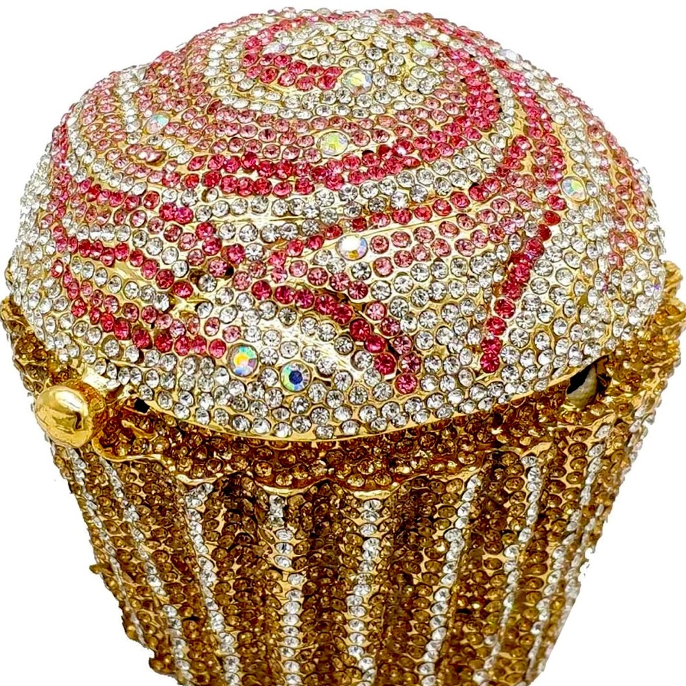 “Yummy” cupcake rhinestone clutch 🧁